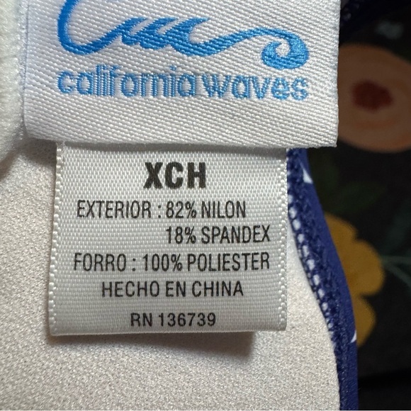 California Waves Blue and White Bikini with Star Pattern - Picture 6 of 9